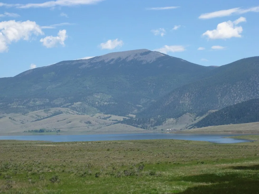 Eagle Nest Lake on the Enchanted Circle, with the mountains of the Moreno Valley rising behind it.